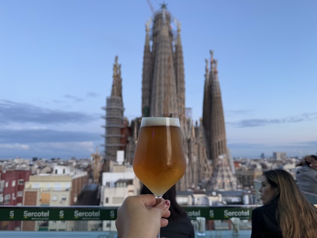 Sercotel Rosselló スペイン　バルセロナ　絶景ホテル　サグラダ・ファミリア　テラス　バー