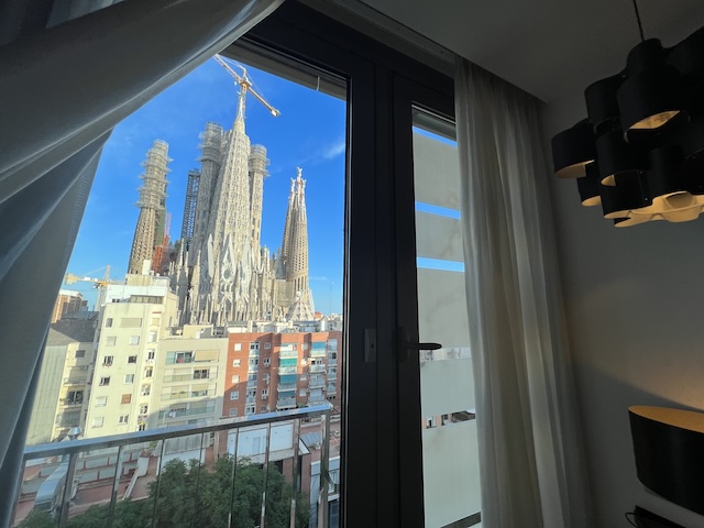 Sercotel Rosselló スペイン　バルセロナ　絶景ホテル　サグラダ・ファミリア　テラス　部屋