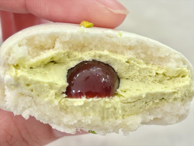 エシレ　マカロン　ピスターシュ　断面