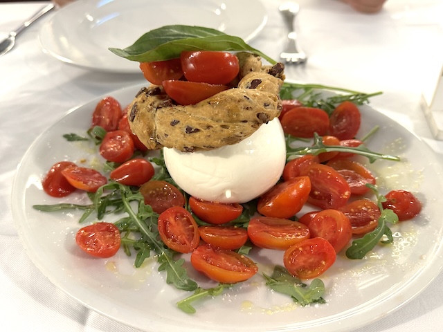 旅の裏技 イタリア コスパ良く 席料 カプレーゼ