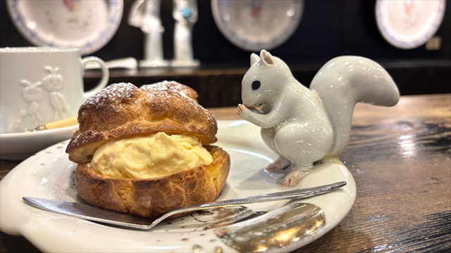 古瀬戸珈琲店　シュークリーム