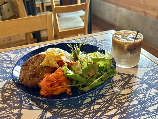 カフェプイスト フードメニュー ロコモコ