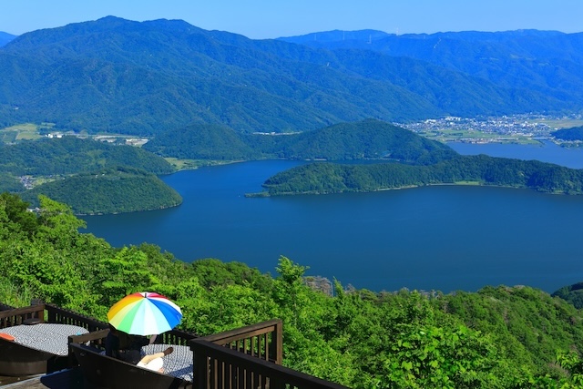 天空テラス・天空カフェレインボーライン山頂公園「天空のテラス」