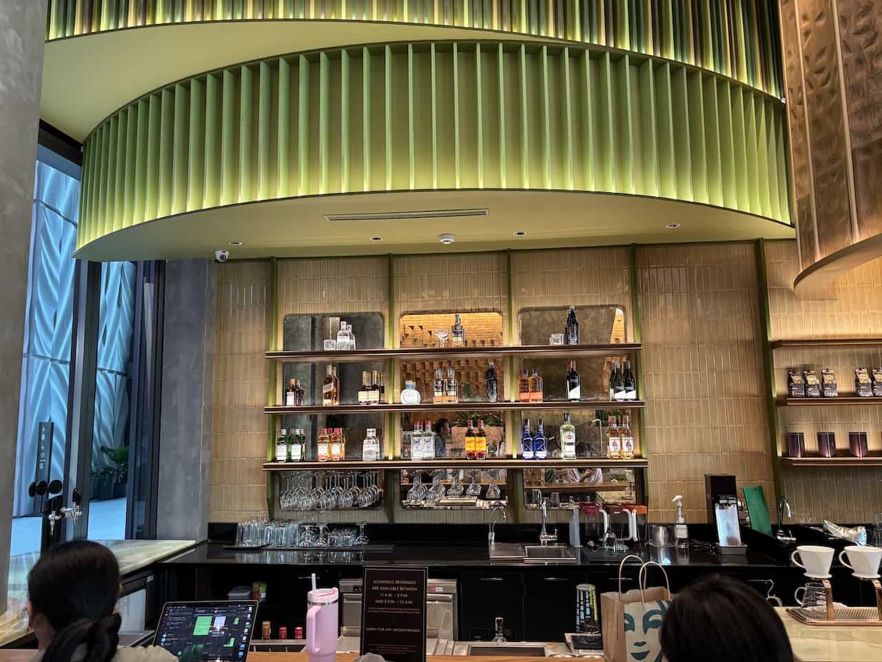 スターバックス リザーブ ワン バンコク店内