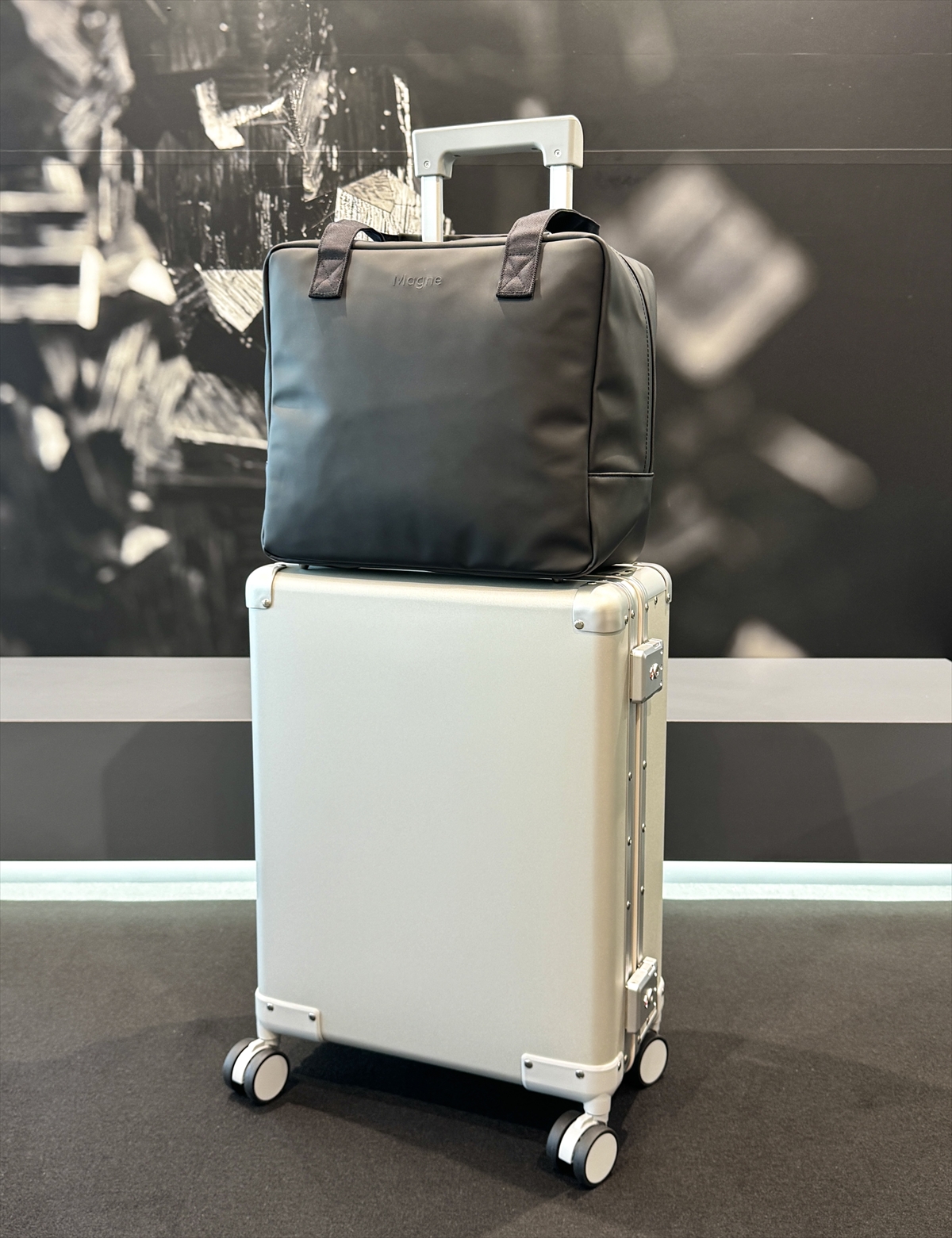 世界最軽量のマグネシウム製スーツケース「Magne Suitcase」は本当に軽かった