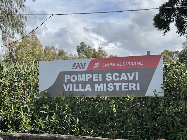 ヴェスヴィアーナ鉄道 ナポリ　イタリア　周遊　ポンペイ遺跡