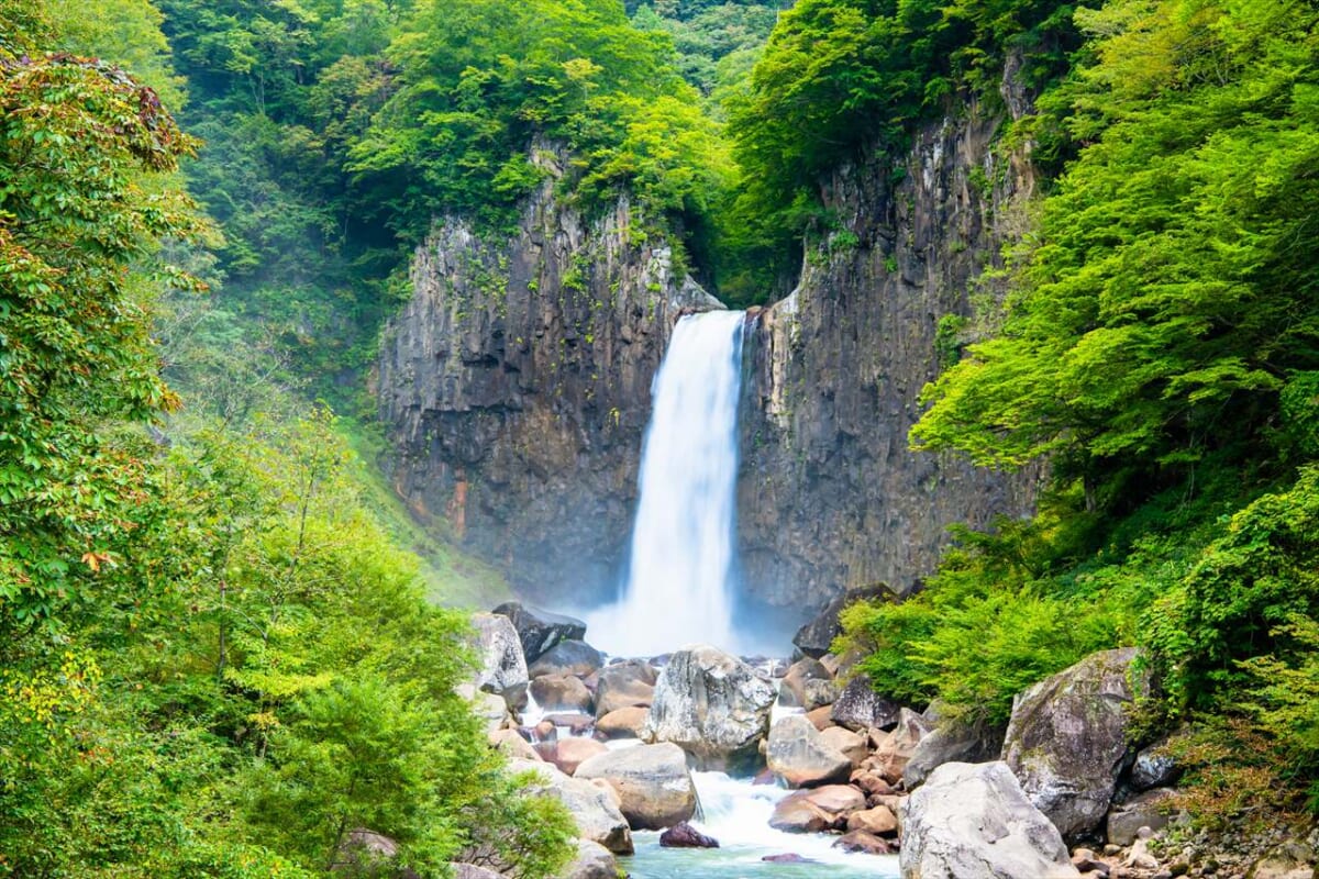 新潟・苗名滝
