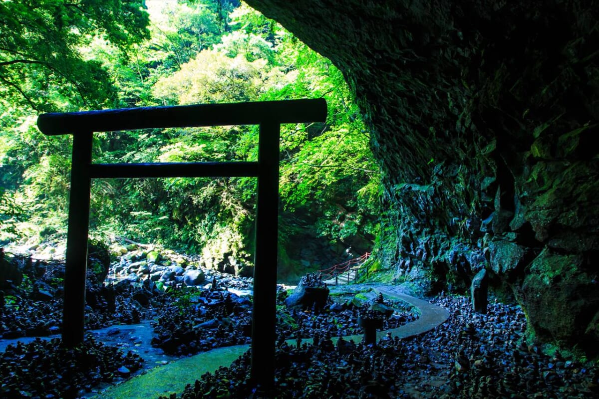 宮崎洞窟・鳥居