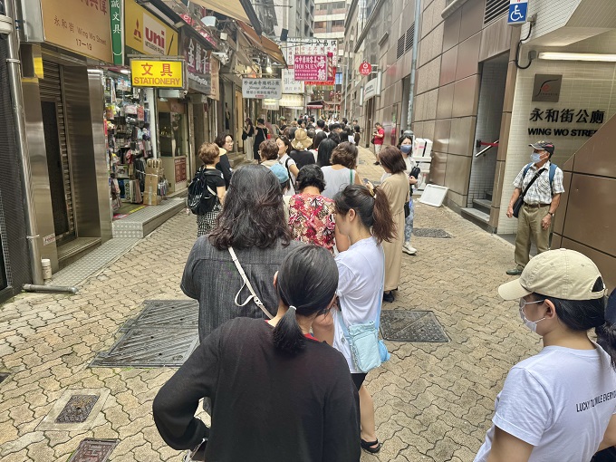 香港・上環のジェニーベーカリー行列