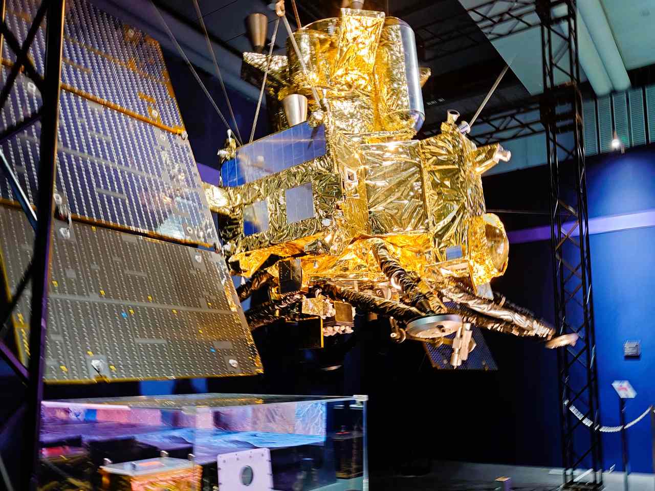 東京都江東区・「日本科学未来館」特別展「深宇宙展〜人類はどこへ向かうのか」To the Moon and Beyond （JAXAの火星衛星探査計画「MMX」）2