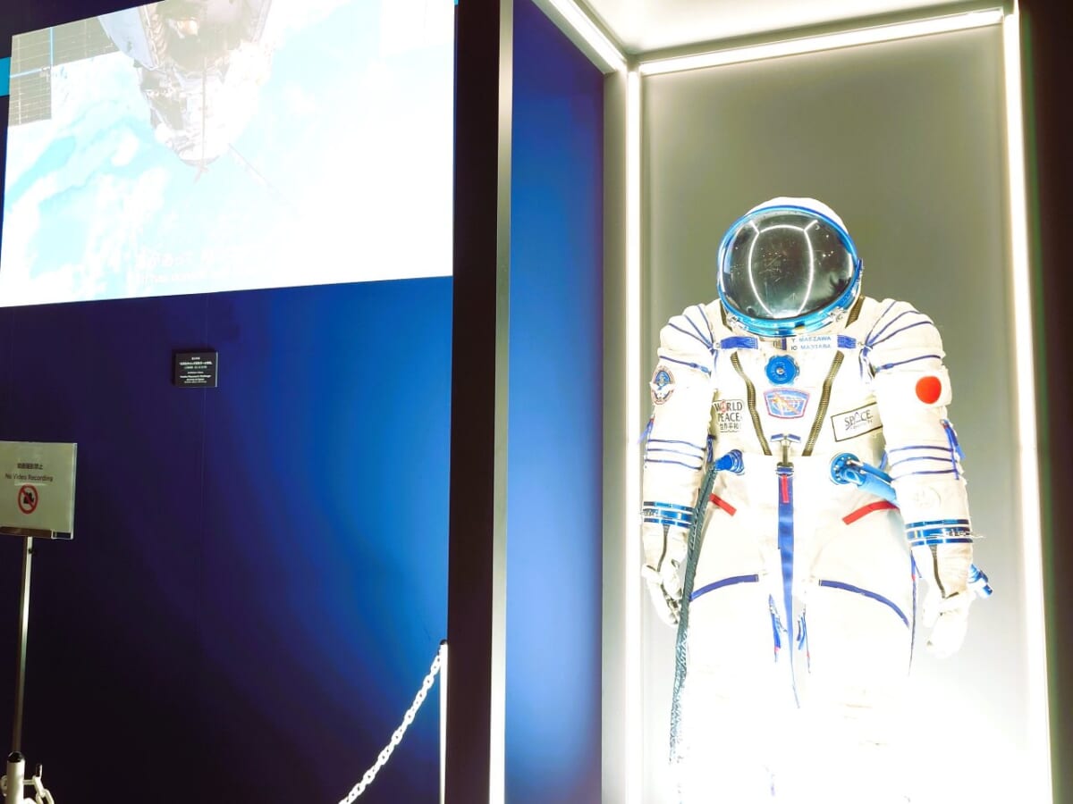 東京都江東区・「日本科学未来館」特別展「深宇宙展〜人類はどこへ向かうのか」To the Moon and Beyond （前澤友作さんが着用した宇宙服の展示）