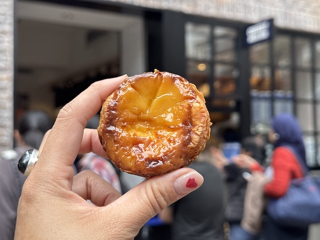香港　エッグタルト　人気店　bakehouse 混雑