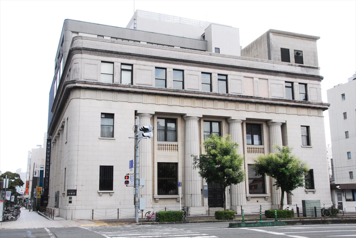 「地銀の雄」として知られる静岡銀行の本店