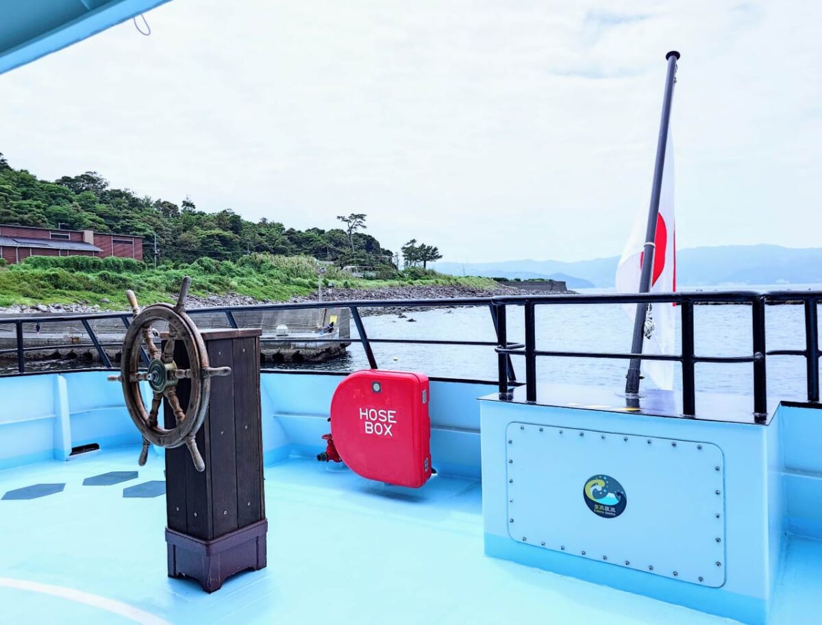 静岡県熱海市・新高速船「金波銀波」2階・船尾