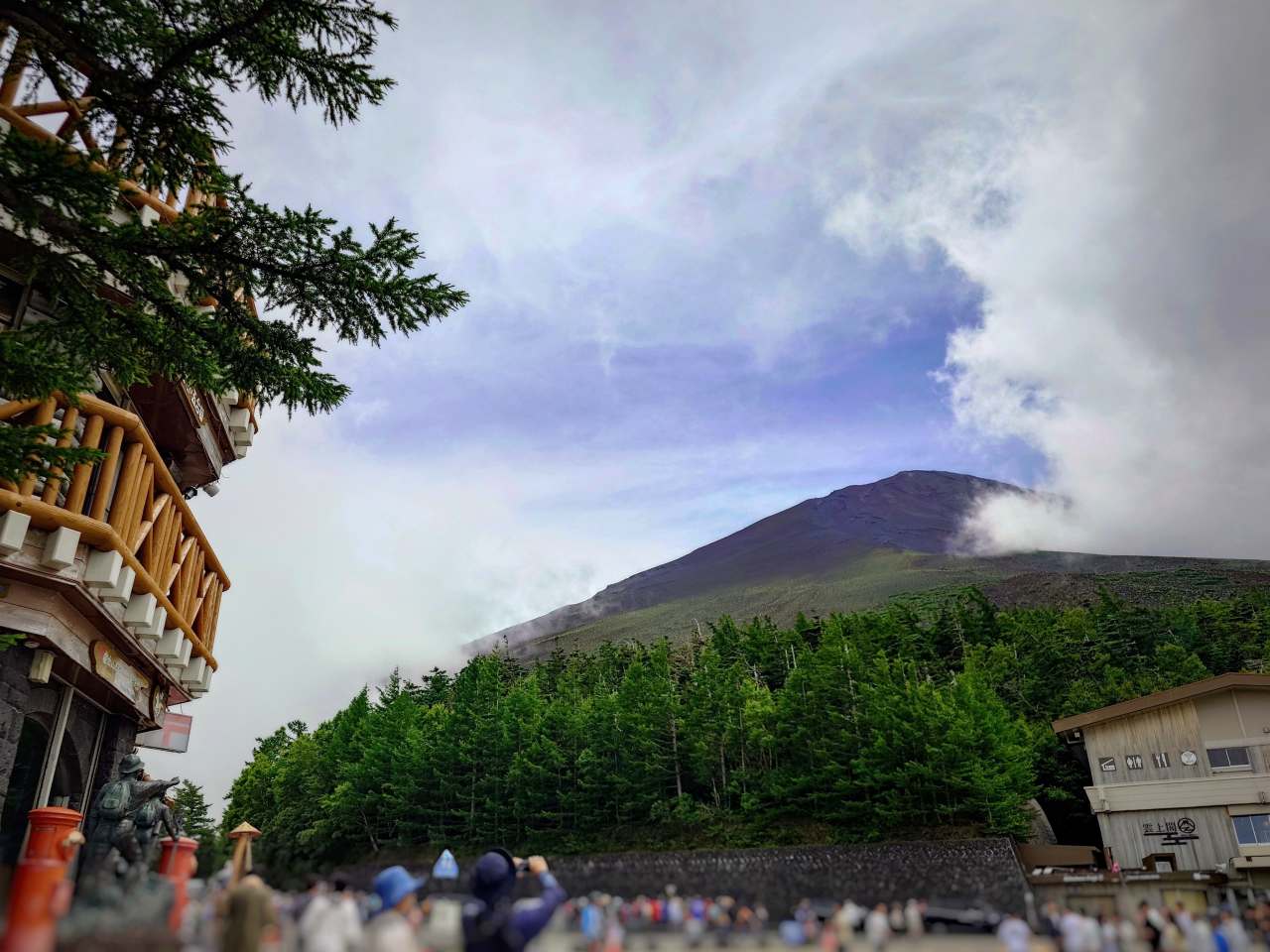 山梨県南都留郡・富士山五合目から見える富士山