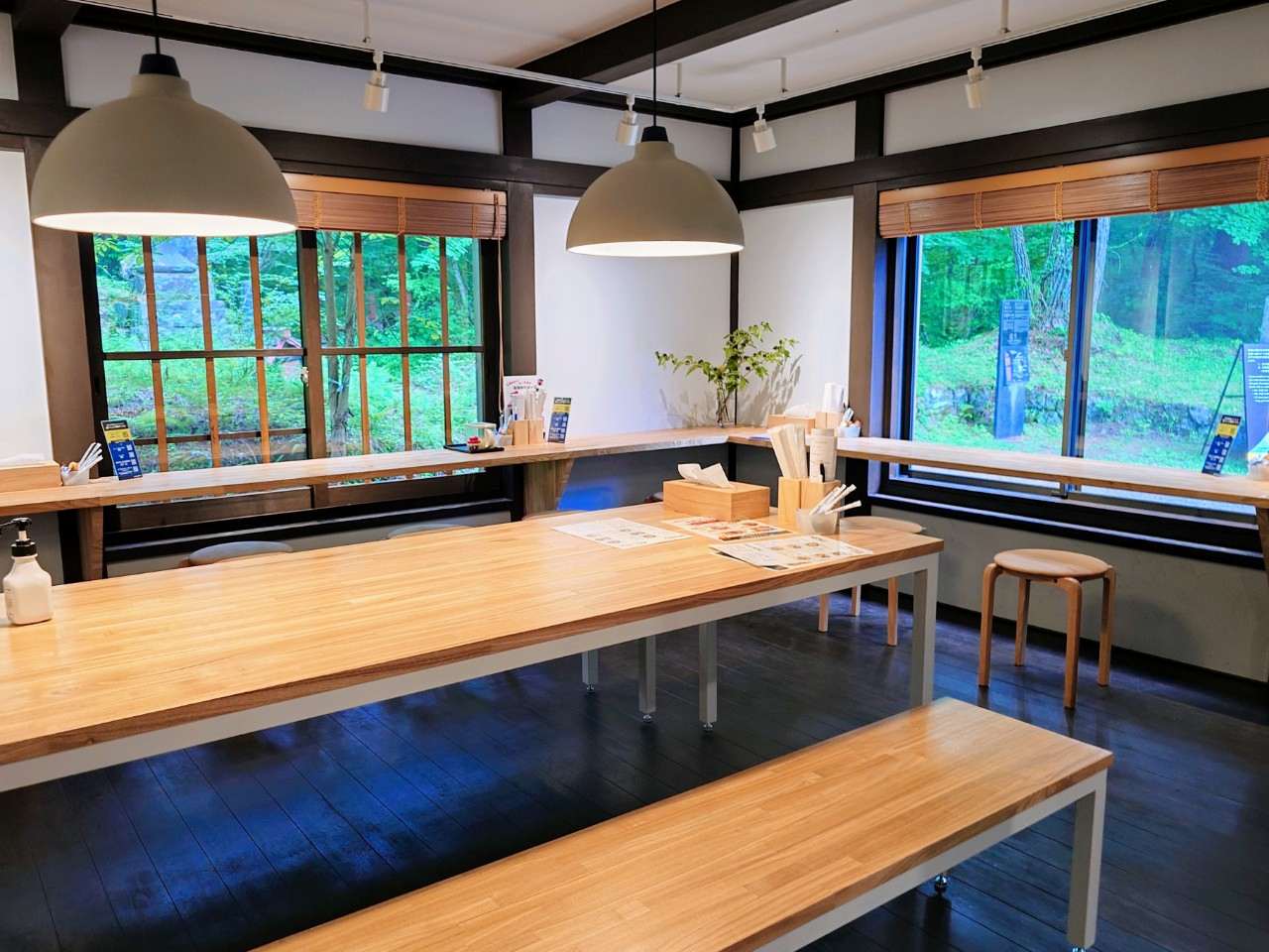 山梨県富士吉田市・「中ノ茶屋」店内