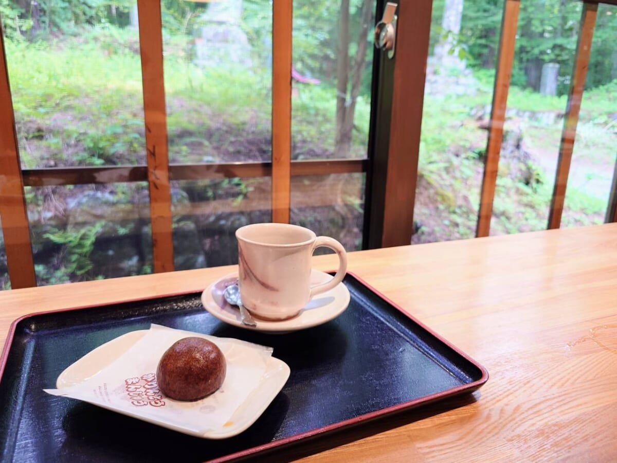 山梨県富士吉田市・「中ノ茶屋」かりんとう饅頭2