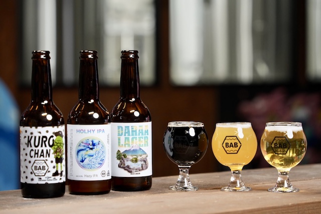 、御殿場市の「Beer Again Brewing」など静岡県内のブリュワリーによるクラフトビールが勢揃い