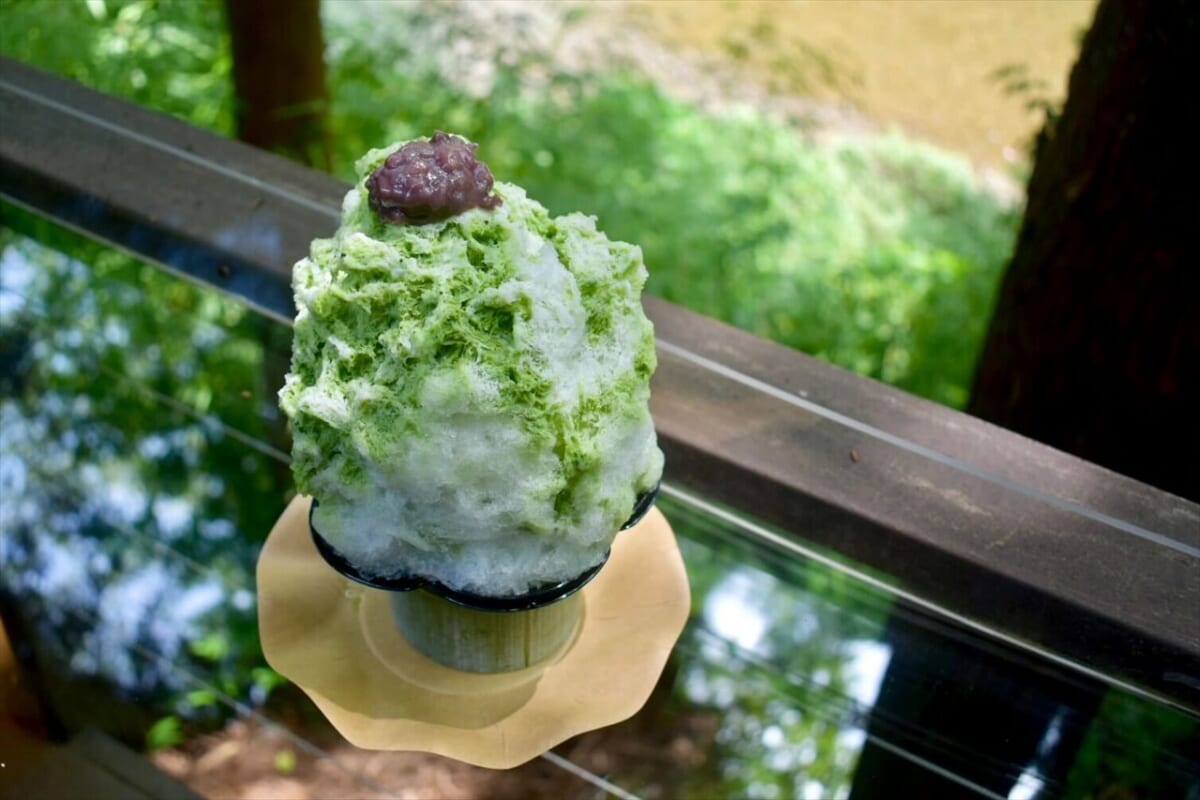 【夏季限定】都内の大自然で味わう極上かき氷！黒茶屋「楽庵」を現地ルポ｜東京都あきる野市