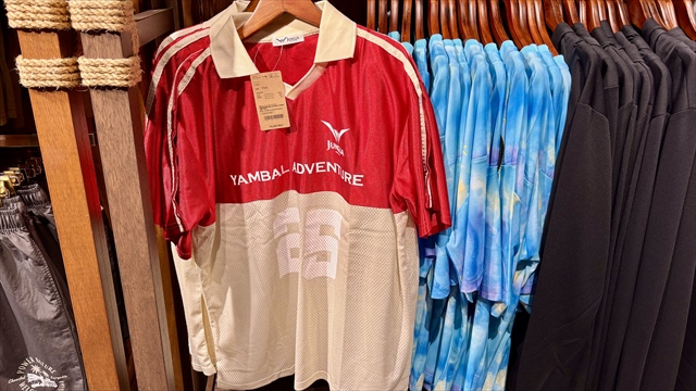Tシャツ 赤襟 ジャングリア