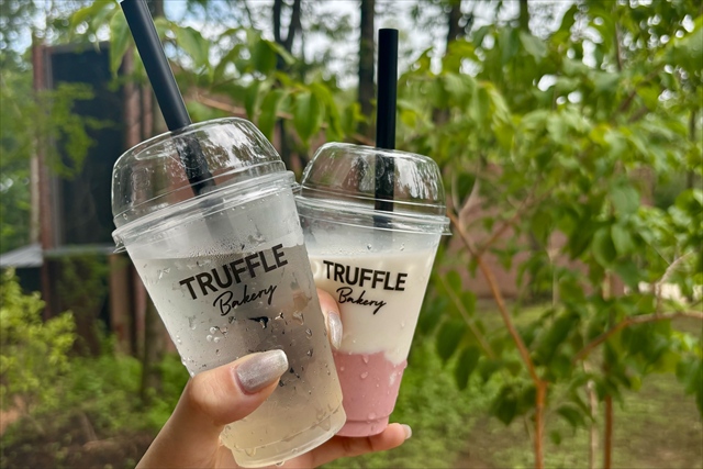 トリュフベーカリー 八ヶ岳限定ドリンク2種