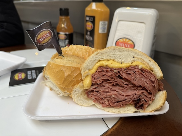 サンパウロ市営市場　フルーツ食べ放題　試食　モルタデッラサンド