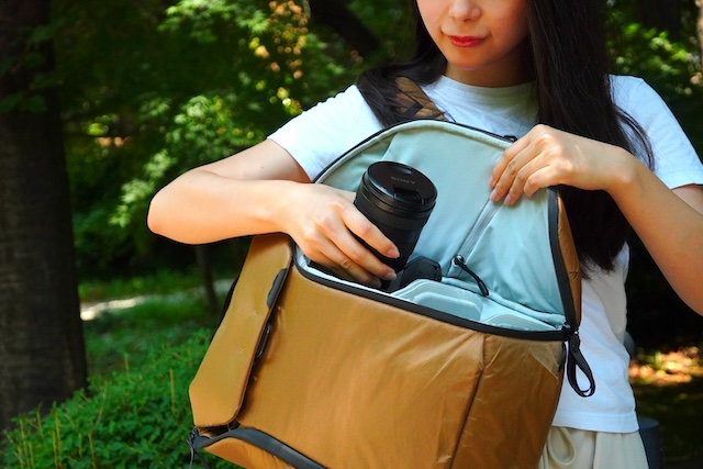 機能もデザインも諦めない！「ピークデザイン エブリデイ バックパック 20L」がカメラ旅に最適な理由　サイドポケット　開口部