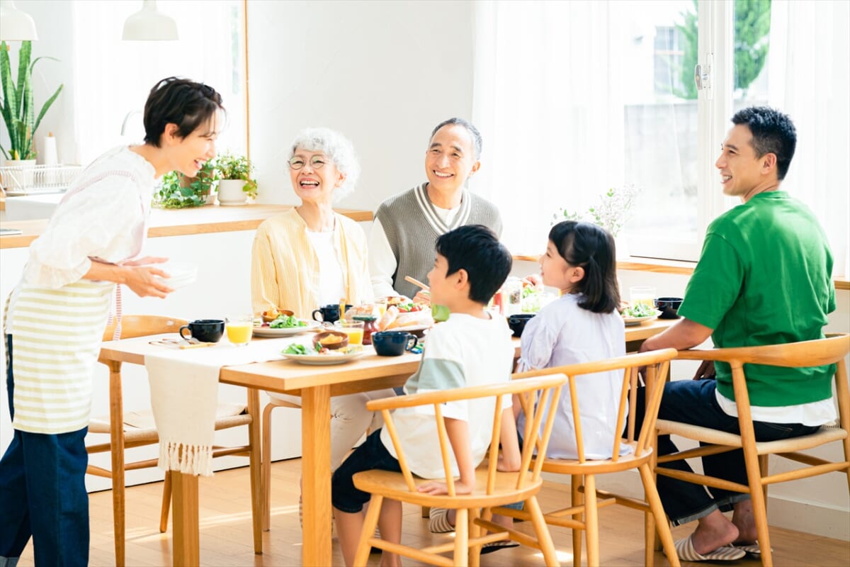 【全国4,700人に大調査】「家族との絆が強い」都道府県ランキングTOP10！あなたの県は何位？