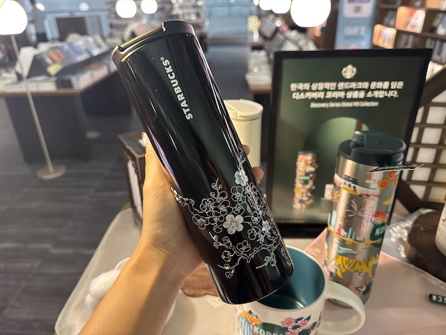 韓国　スタバ　仁川空港　ご当地　螺鈿　