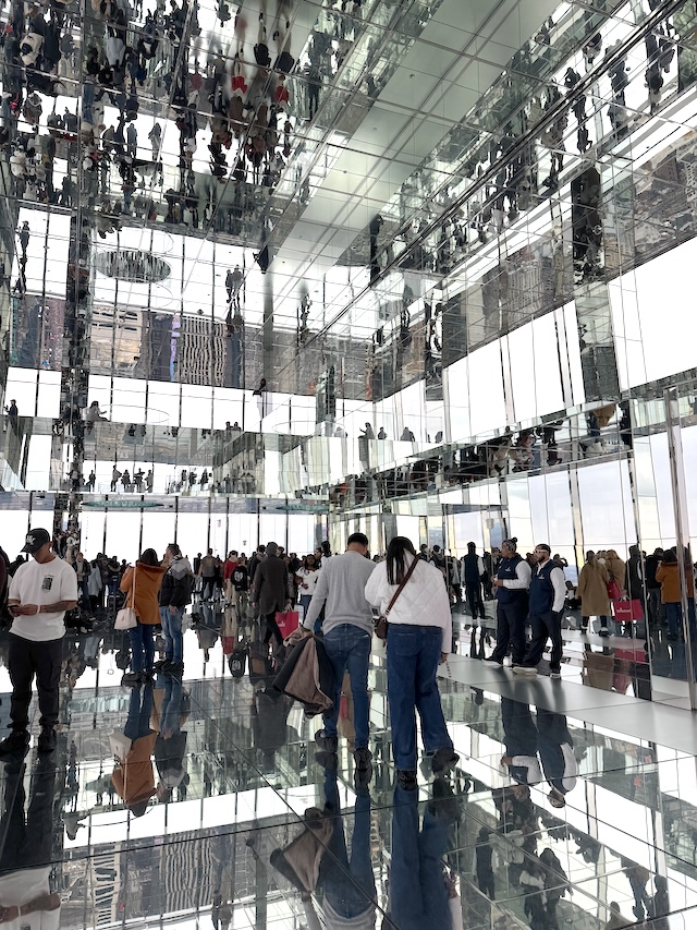 SUMMIT One Vanderbilt ニューヨーク　展望台　鏡ばり　AIR: TRANSCENDENCE 1