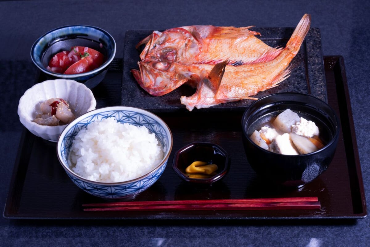 【鎌倉でのモーニングやランチに】朝食屋「あさげ馳走かねこ」＆油そば屋「まぜ蕎麦　馳走かねこ」オープン