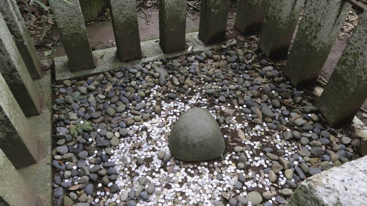 香取神社の要石
