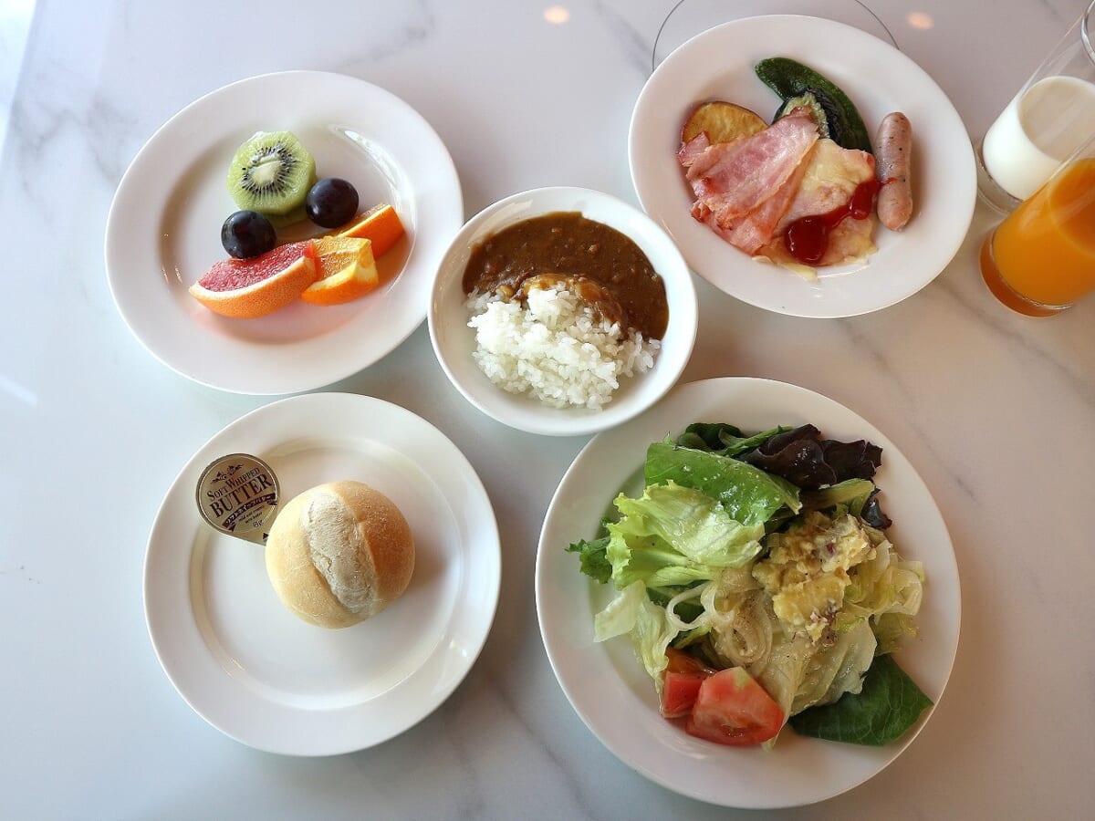 朝食