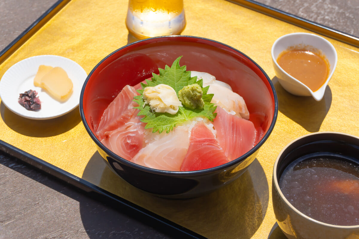 さざ波食堂　海鮮丼