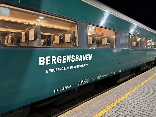ソグネフィヨルド・イン・ア・ナットシェル ノルウェー　フィヨルド　ベルゲン鉄道