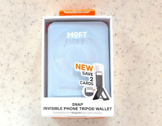 旅も日常も！スマホ生活の万能アイテム「MOFT 8-in-1スタンド」を使ってみた　MOFT 8-in-1多機能スタンド：ミストブルー