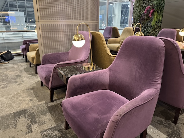タイ航空　スワンナプーム空港　Royal Orchid Prestige Lounge　ビジネスクラス　内観　ラウンジ