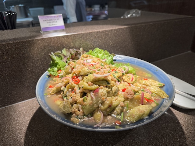 タイ航空　スワンナプーム空港　Royal Orchid Prestige Lounge　ビジネスクラス　料理