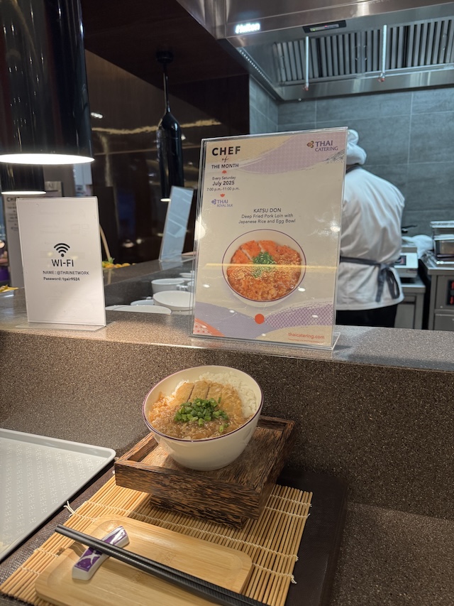 タイ航空　スワンナプーム空港　Royal Orchid Prestige Lounge　ビジネスクラス　料理