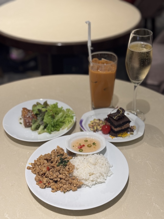 タイ航空　スワンナプーム空港　Royal Orchid Prestige Lounge　ビジネスクラス　ラウンジ