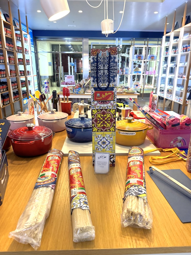 ディ・マルティーノ 　ドルガバ　最安値　イタリア土産　コラボグッズ　パスタ