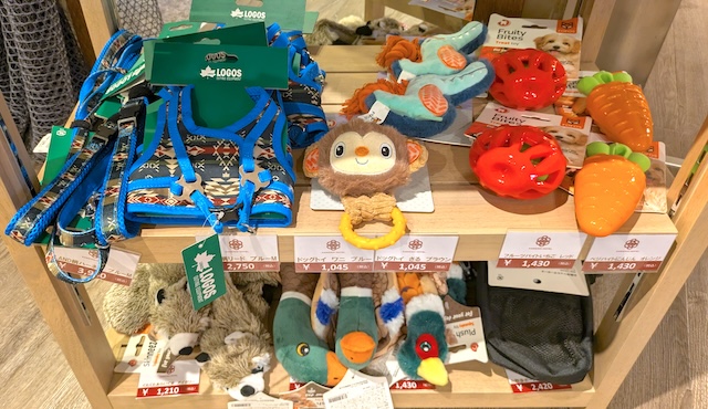 【亀の井ホテル 青梅】専用ドッグランを独り占め!多摩川を望む愛犬の宿 売店 犬グッズ