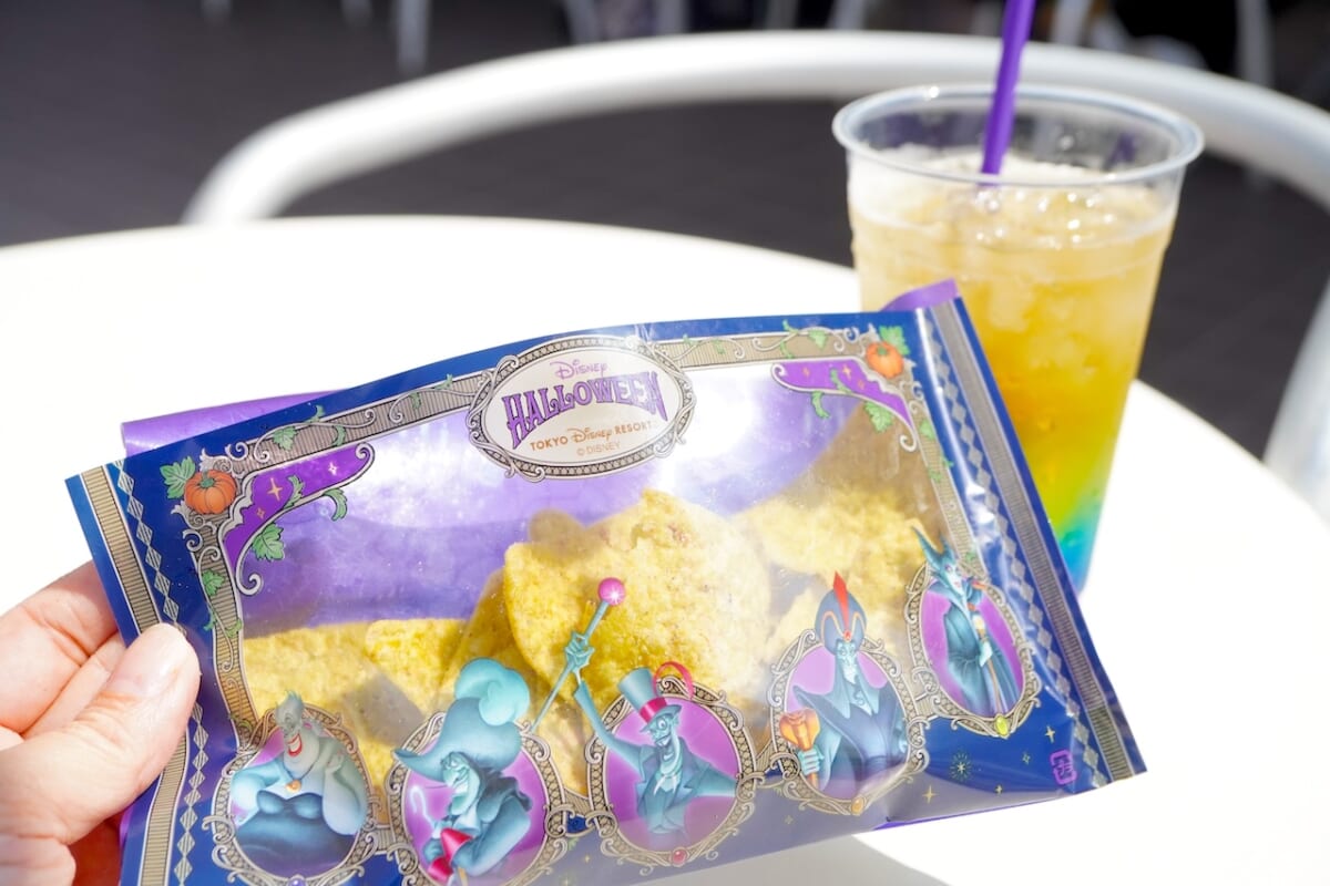 【ディズニー・ハロウィーン】もらえるのは東京ディズニーランドのここだけ！絶対欲しい合言葉でもらえるコーンチップス