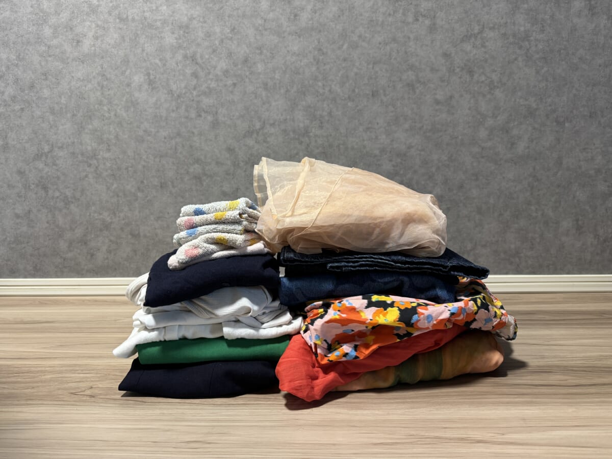 かる旅圧縮バッグ 電動ポンプ　旅の裏技　荷物が半減 ５泊分の服