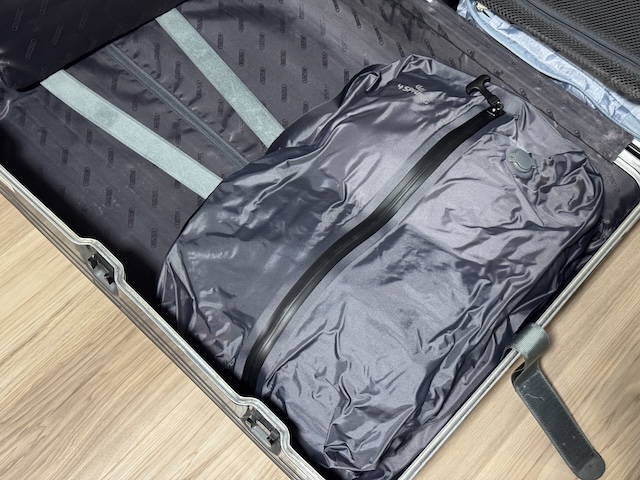 かる旅圧縮バッグ 電動ポンプ　旅の裏技　荷物が半減　スーツケース