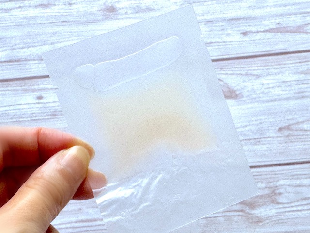 セリア　トラベル用「熱圧着パウチ容器」　密封後 2