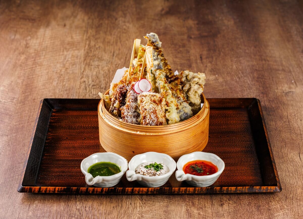 京都で行列の絶えないサクサク天ぷらが大阪に!限定メニュー・にぎわい天盛りも|天ぷら寿司海鮮 米福