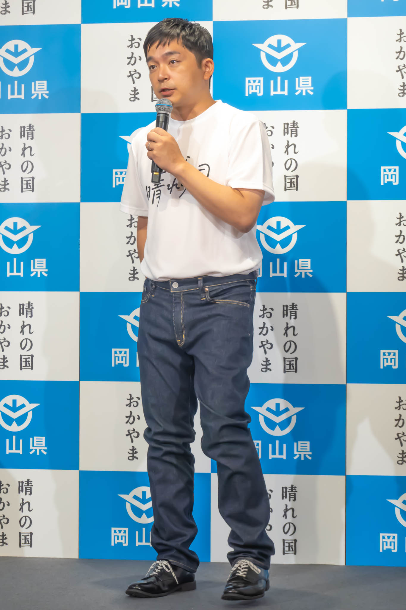 河本デニム姿