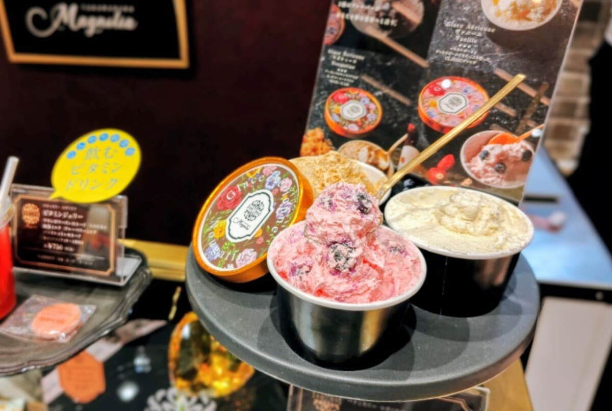 東京都千代田区・「パティスリー マグノリア 有楽町店」グラスエアリエンヌ(ディスプレイ)