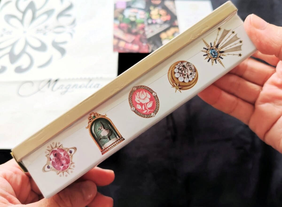 東京都千代田区・「パティスリー マグノリア 有楽町店」宝塚すみれクッキー(缶)2